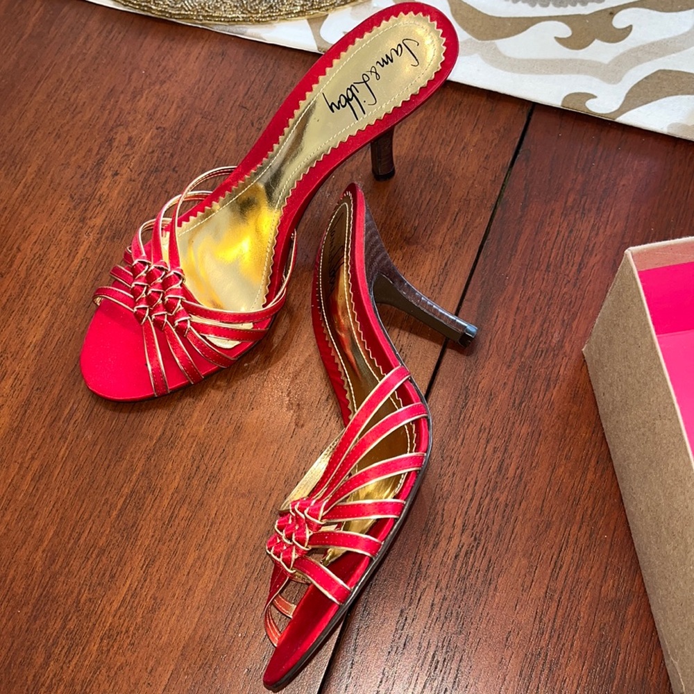 Sam & Libby Size 8 1/2 Red/Gold strapless heels